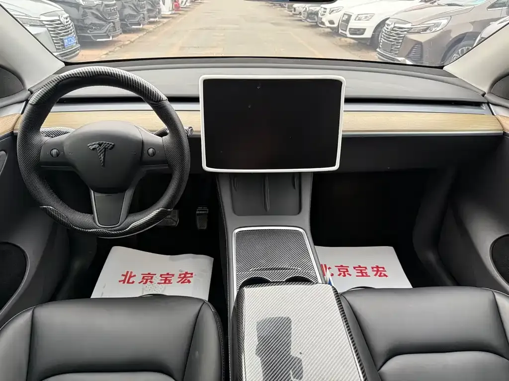 Tesla Model Y — фото 3