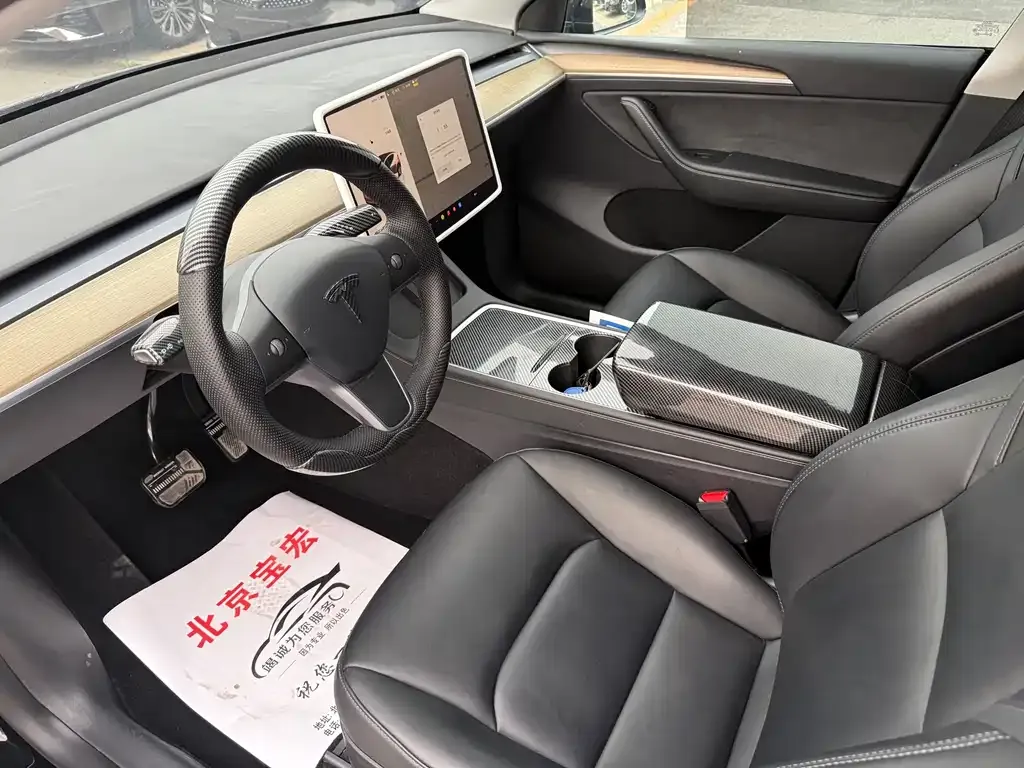 Tesla Model Y — фото 6
