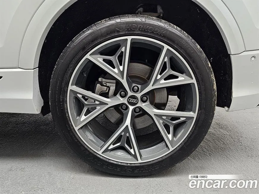 Audi Q8 2023 из KR, фото 7