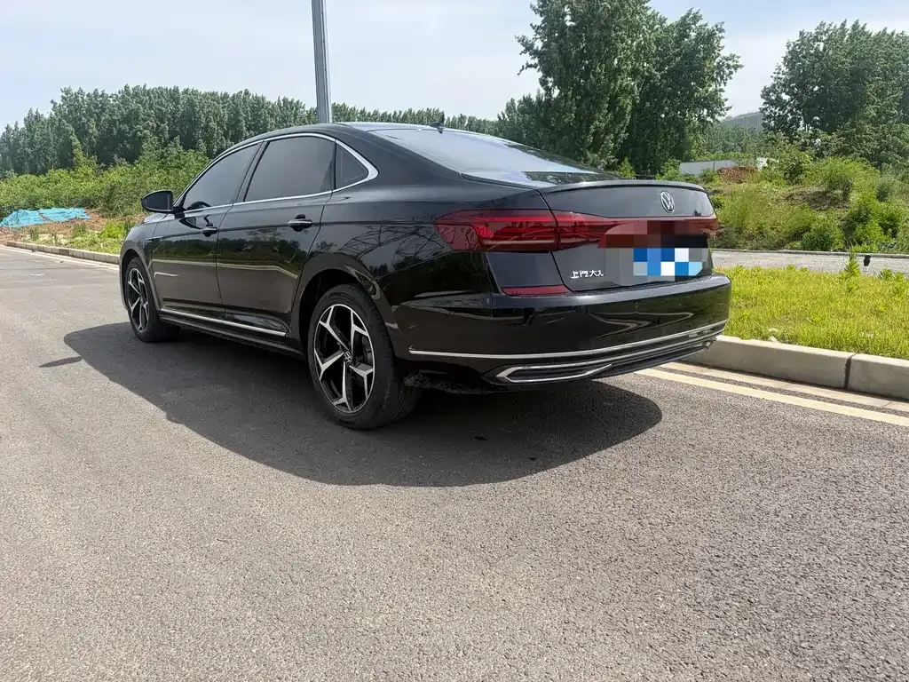 Volkswagen Passat — фото 7