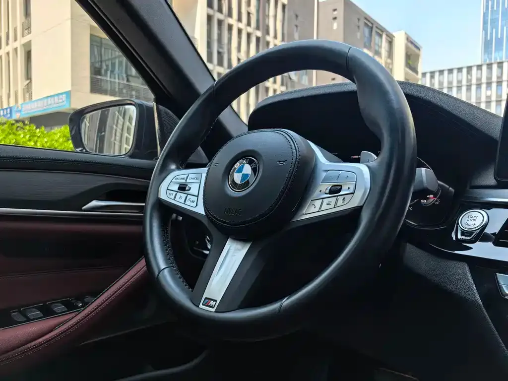 BMW 5 Series — фото 2