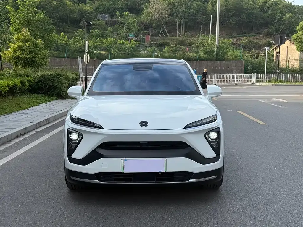 NIO EC6 — фото 10