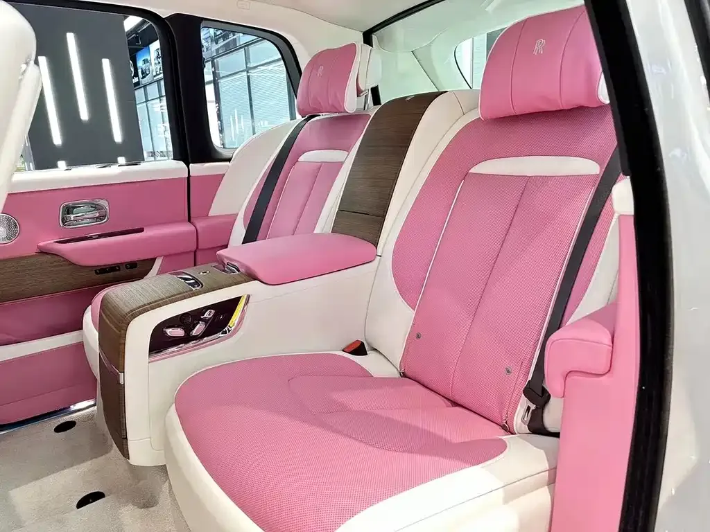 Rolls-Royce Cullinan 2025 из CN, фото 4