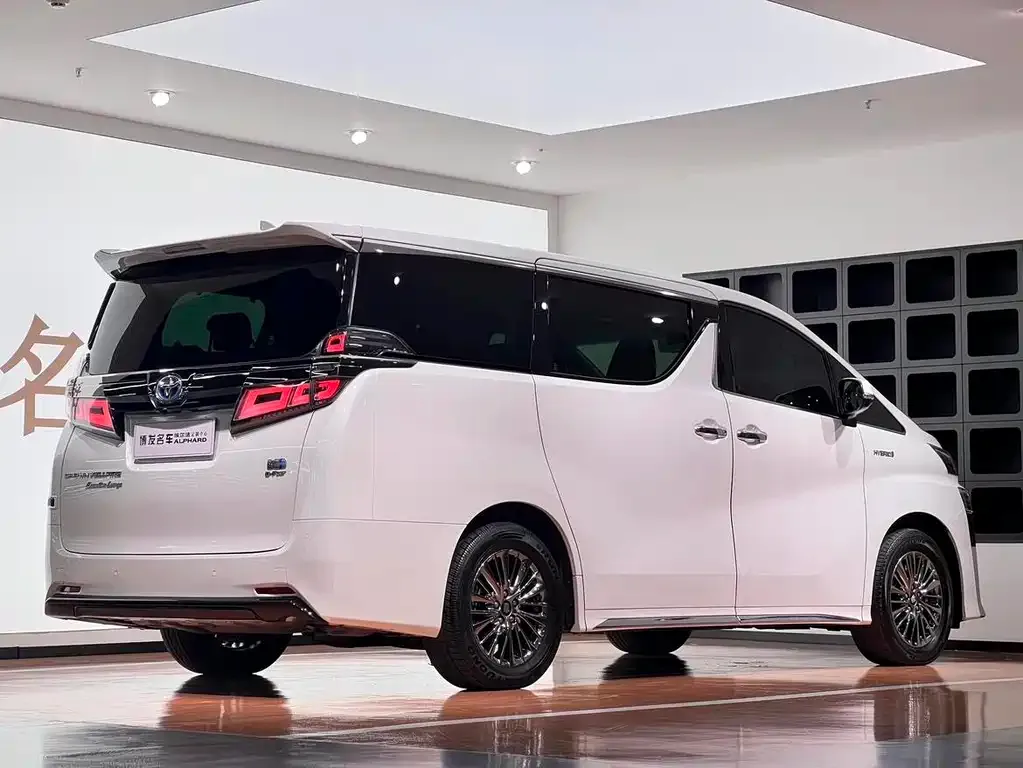 Toyota Vellfire — фото 9