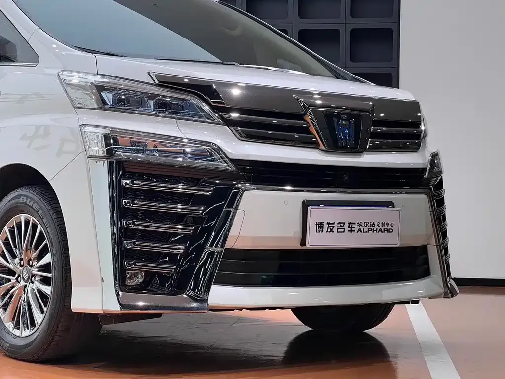 Toyota Vellfire — фото 8