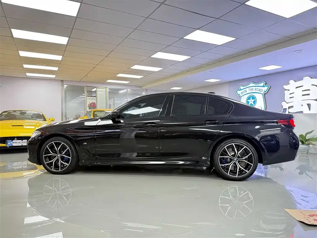 BMW 5 Series (Import) 2023 из CN, фото 3