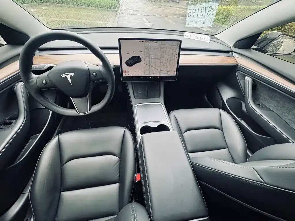 Tesla Model 3 — фото 5