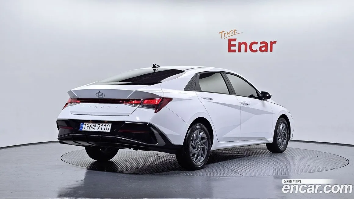 Hyundai AVANTE — фото 3