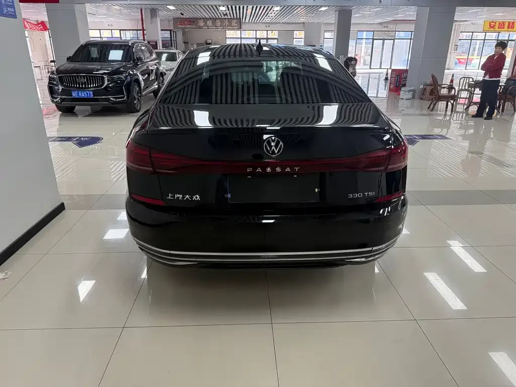 Volkswagen Passat — фото 6