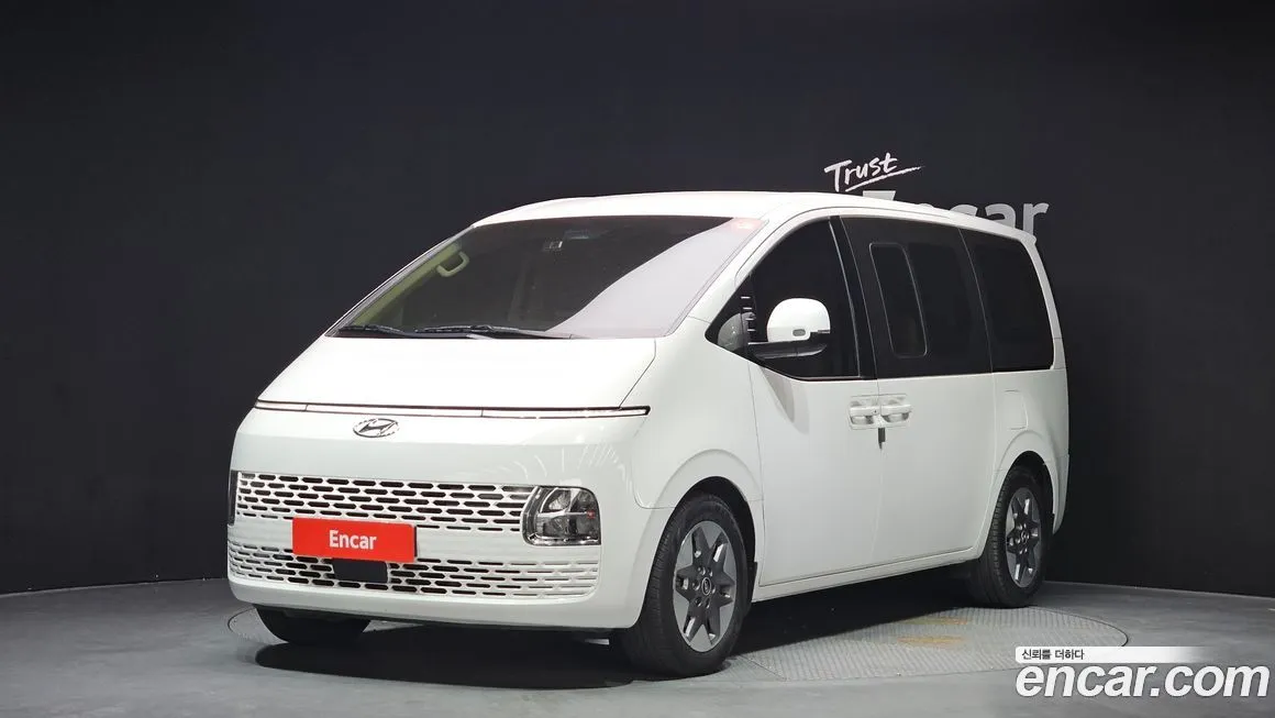 Hyundai Staria