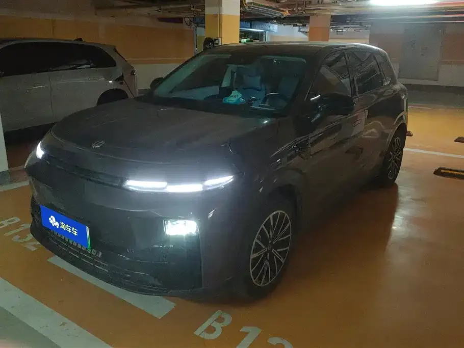 Leapmotor B10