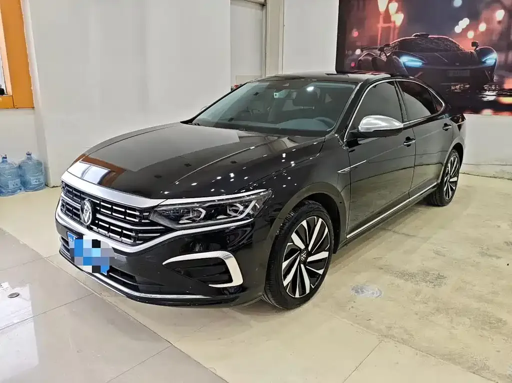 Volkswagen Passat — фото 1