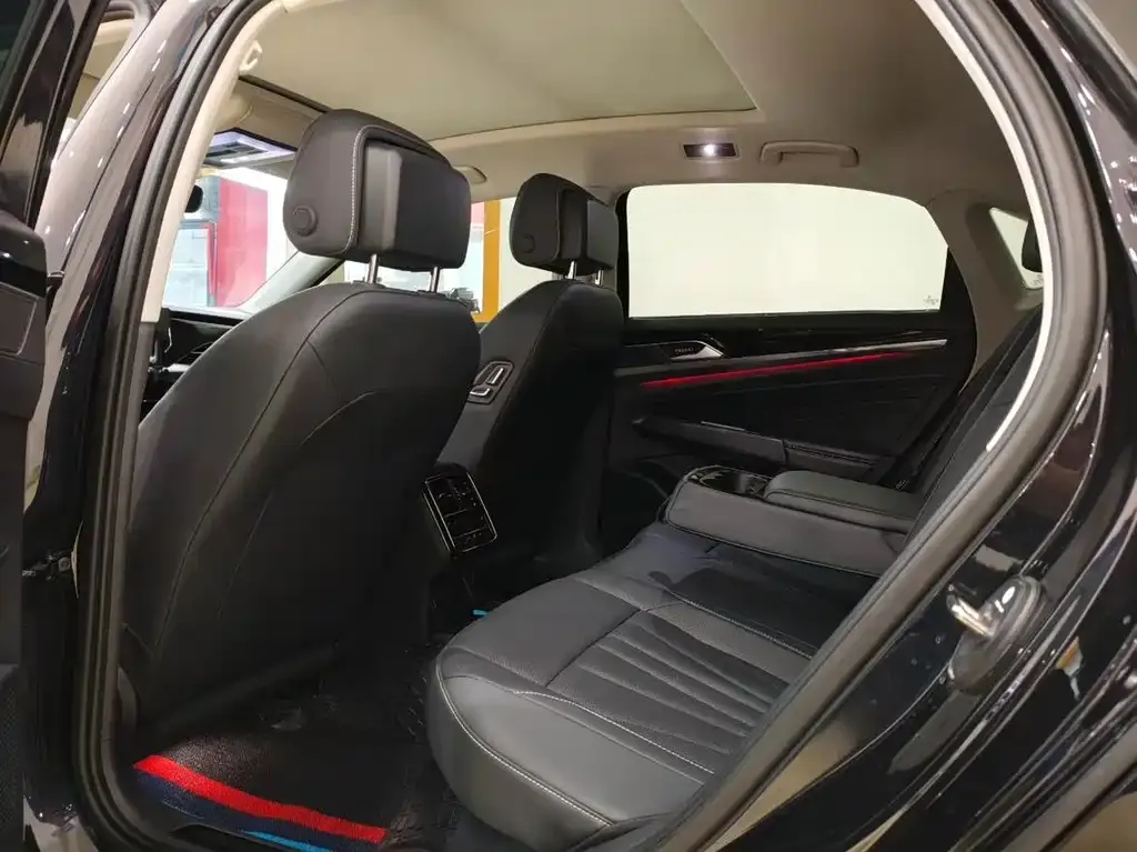 Volkswagen Passat — фото 6