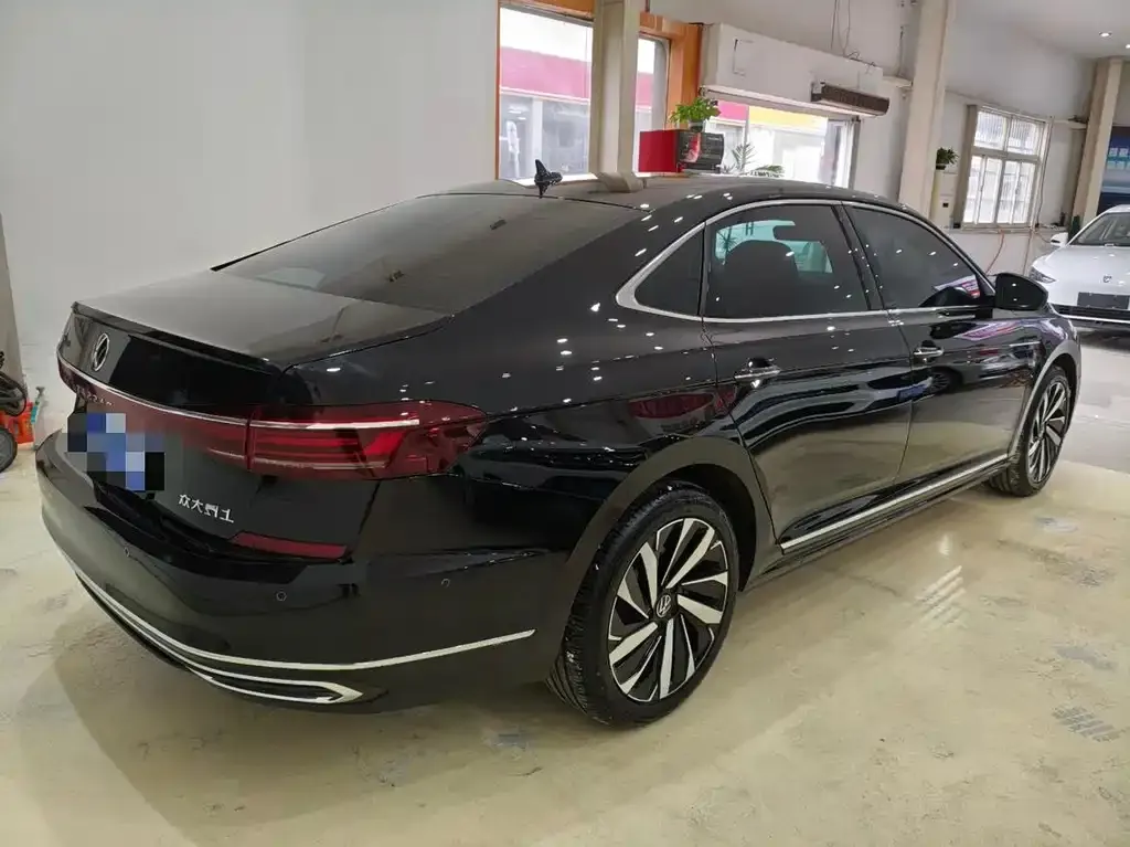 Volkswagen Passat — фото 9