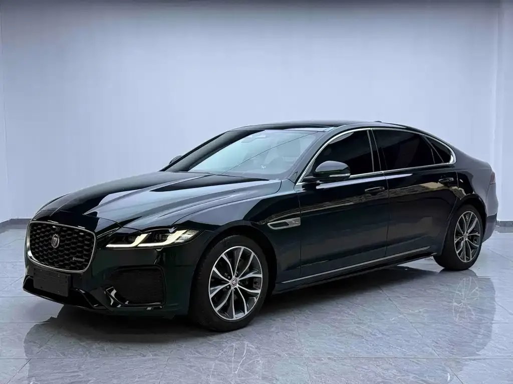 Jaguar XFL — фото 1