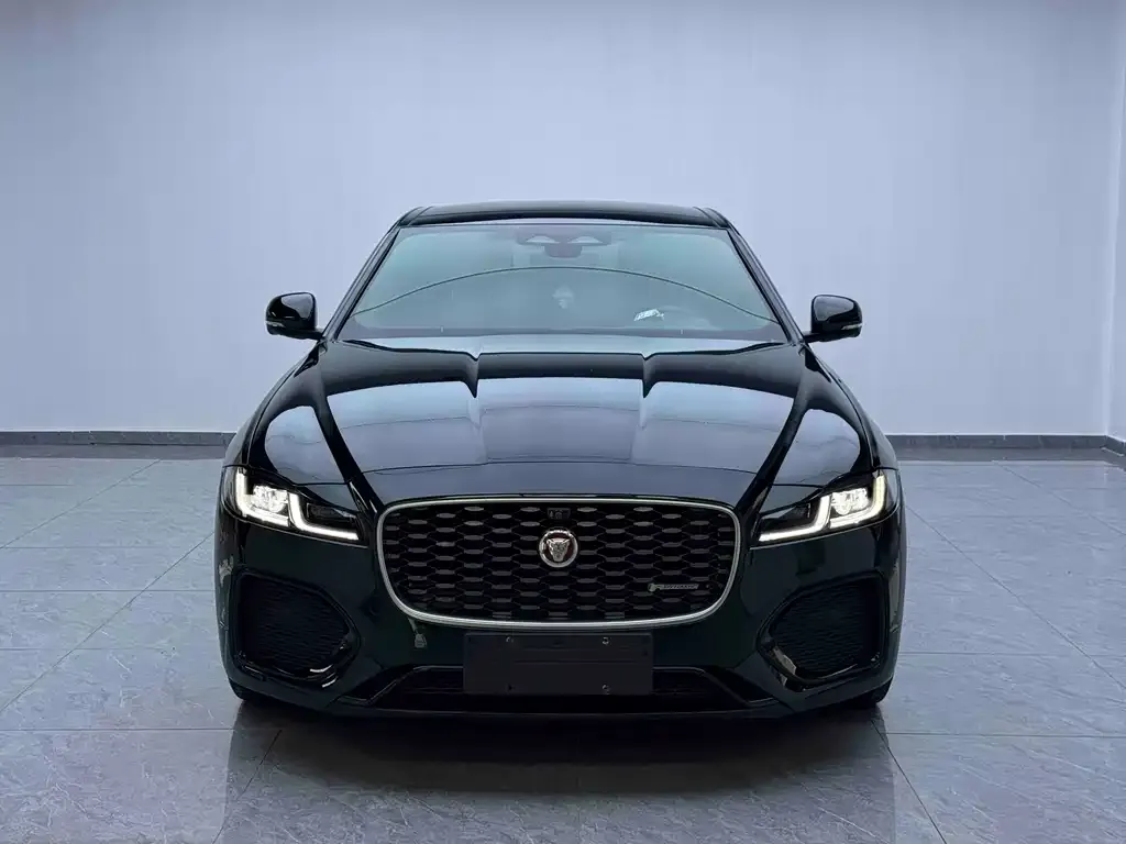 Jaguar XFL — фото 2