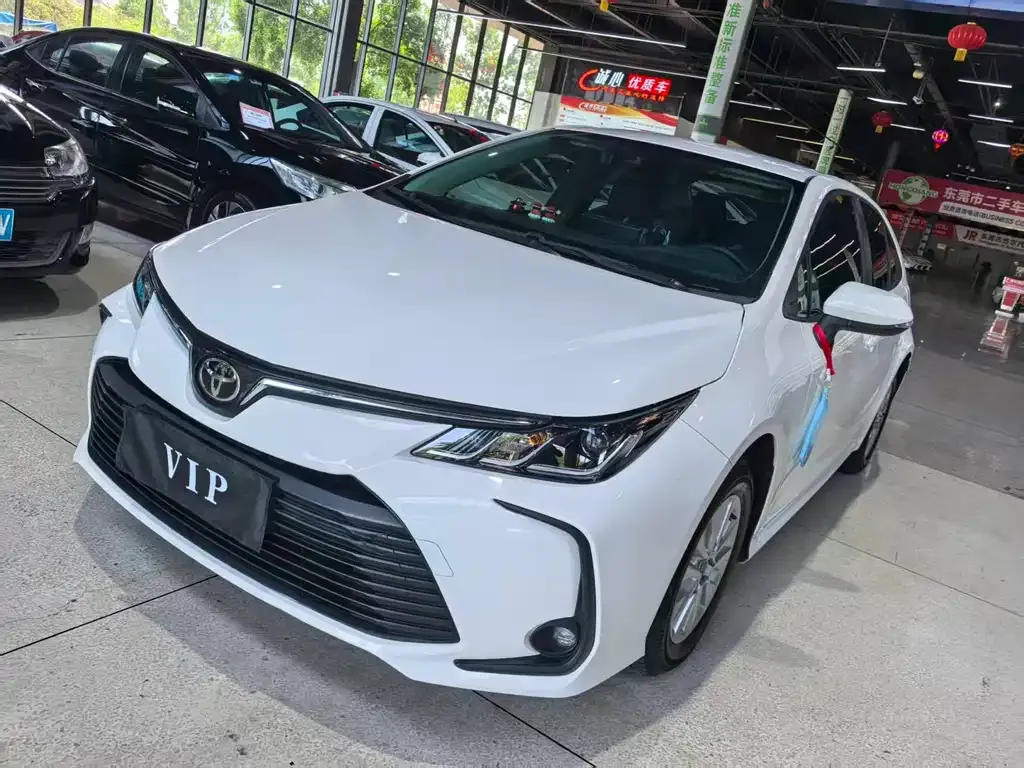 Toyota Corolla — фото 1