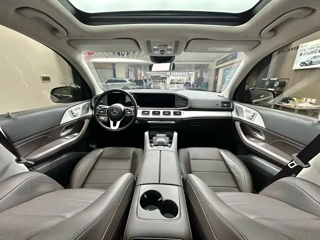 Mercedes-Benz GLS — фото 9