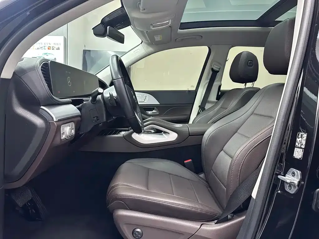 Mercedes-Benz GLS — фото 10
