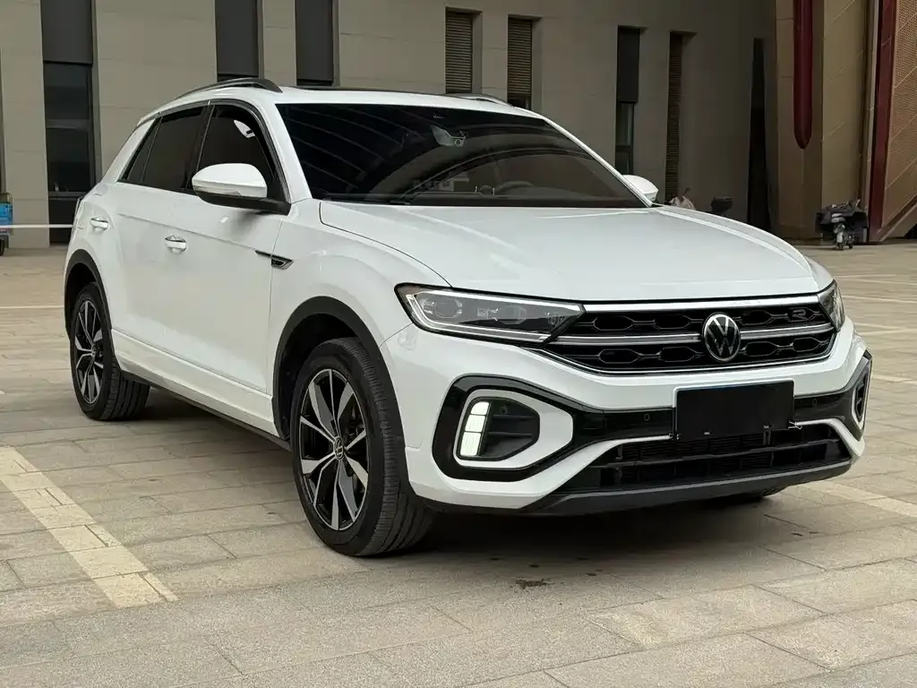 Volkswagen T-Roc — фото 10