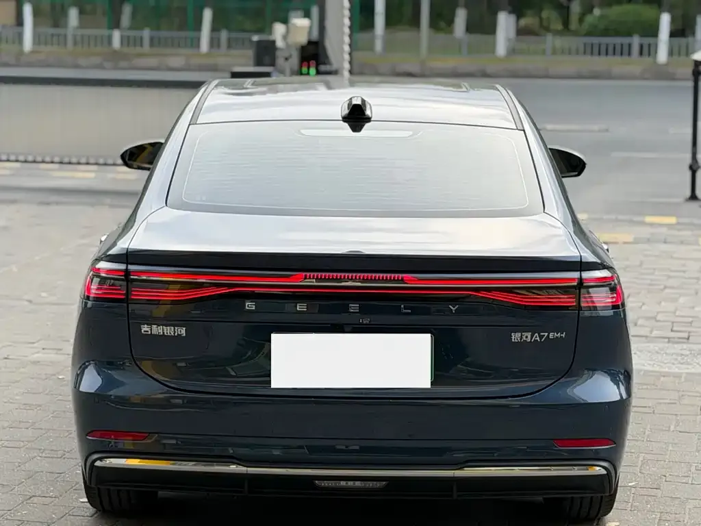 Geely Galaxy A7 — фото 4