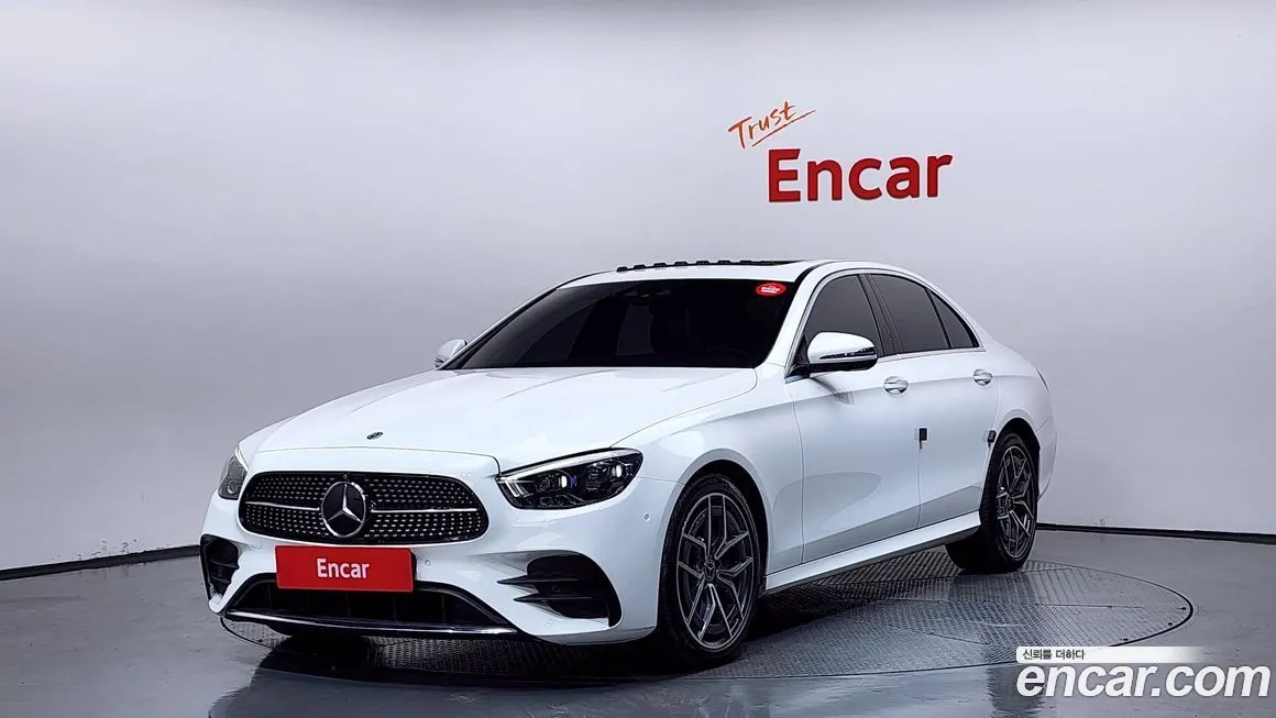 Mercedes-Benz E-Class — фото 1