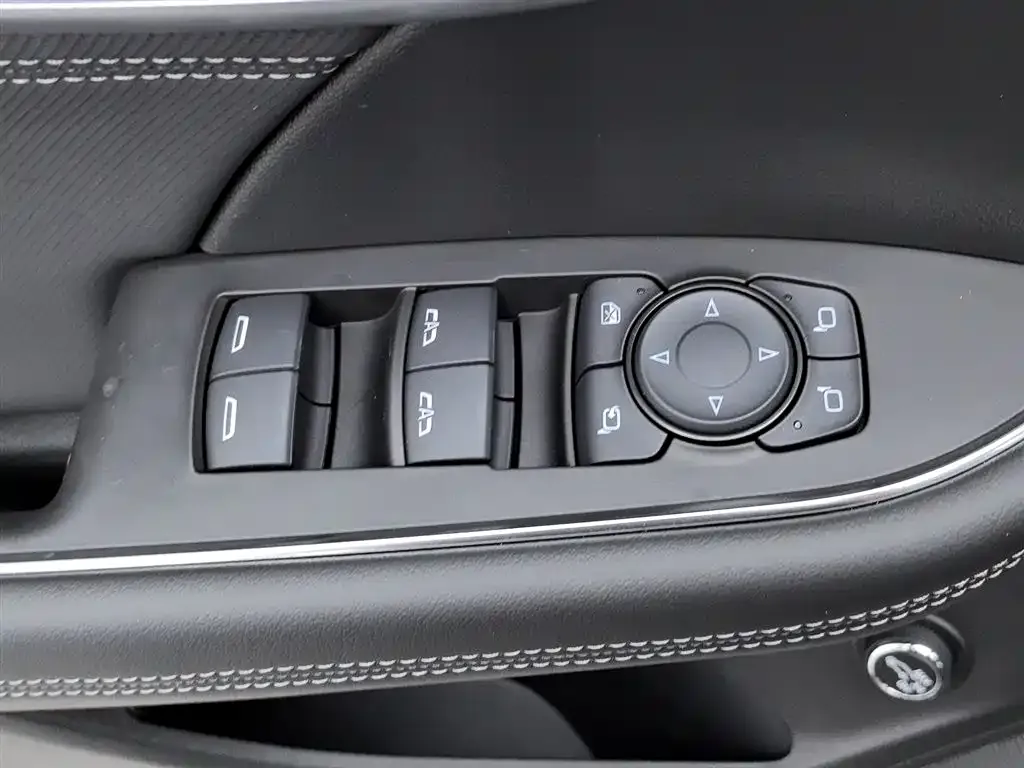 Buick Envision Plus — фото 8