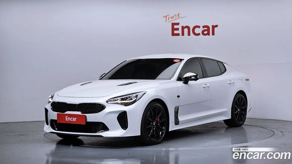 Kia Stinger — фото 1