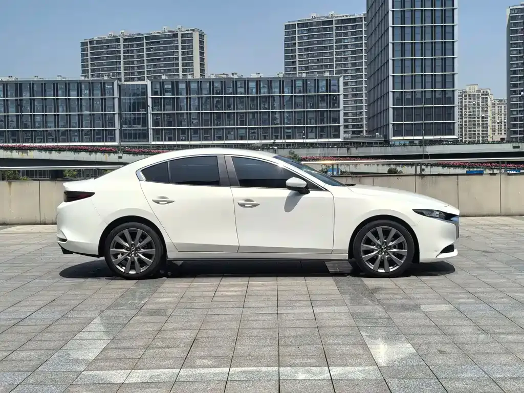 Mazda 3 Axela — фото 7
