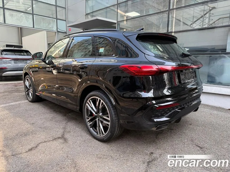 Audi Q5 2025 из KR, фото 7