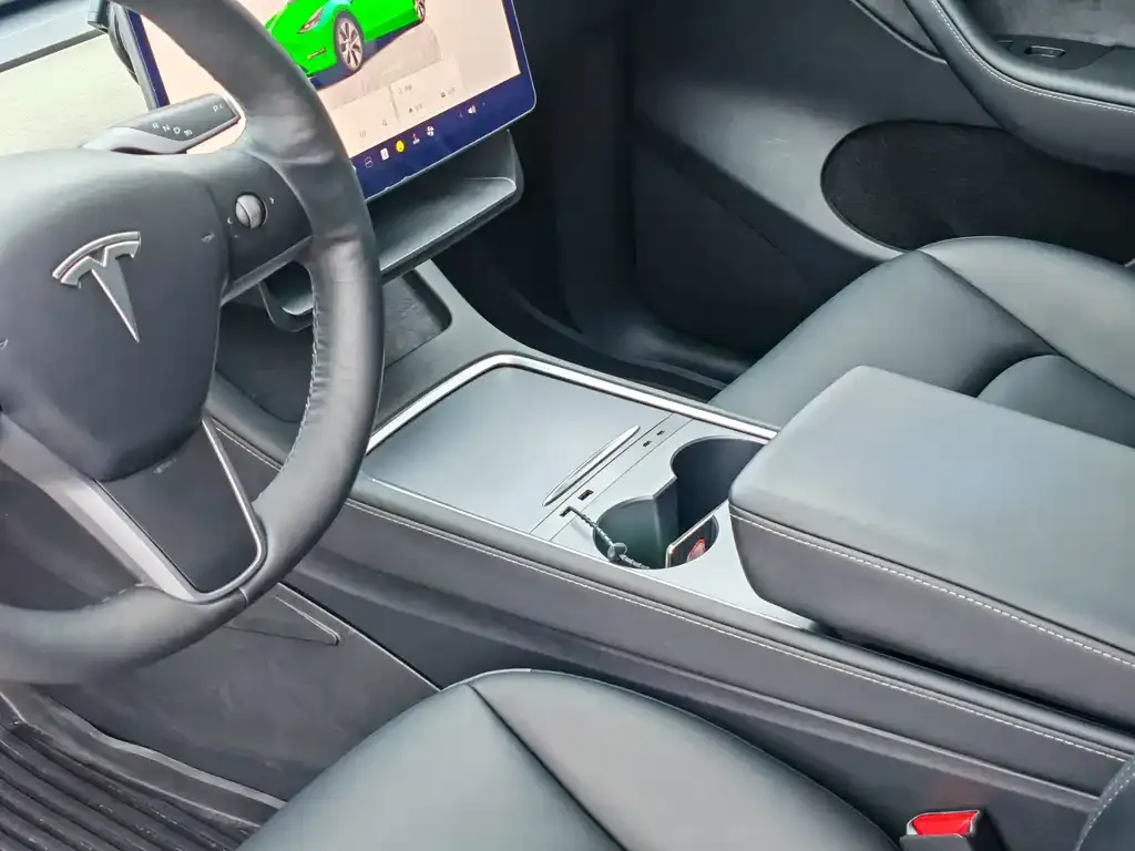 Tesla Model Y — фото 3