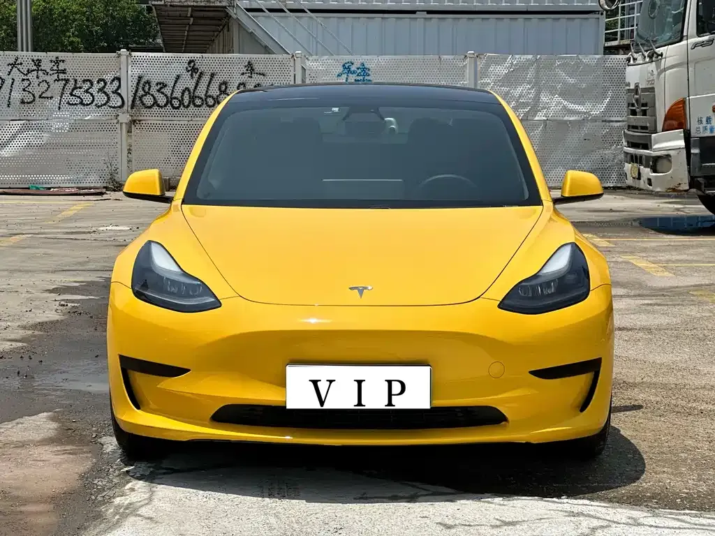 Tesla Model 3 — фото 9