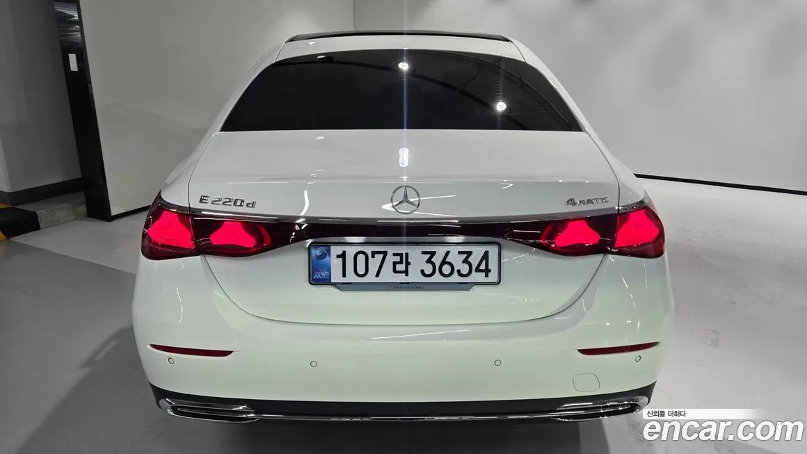 Mercedes-Benz E-Class — фото 9