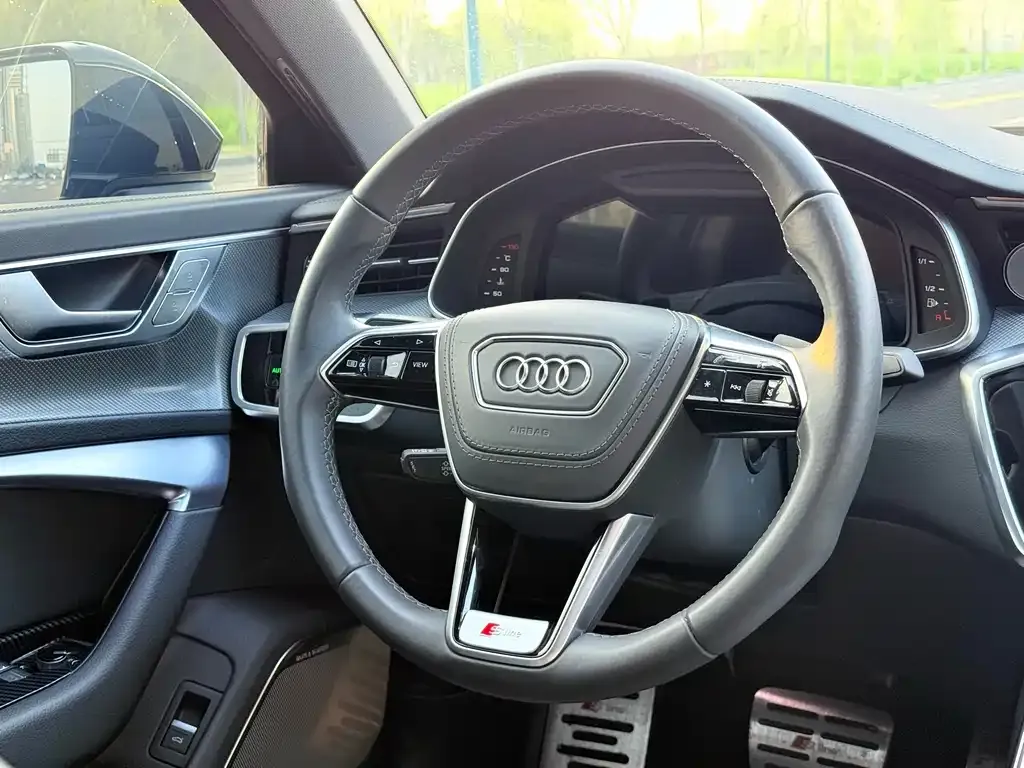 Audi A6L — фото 6