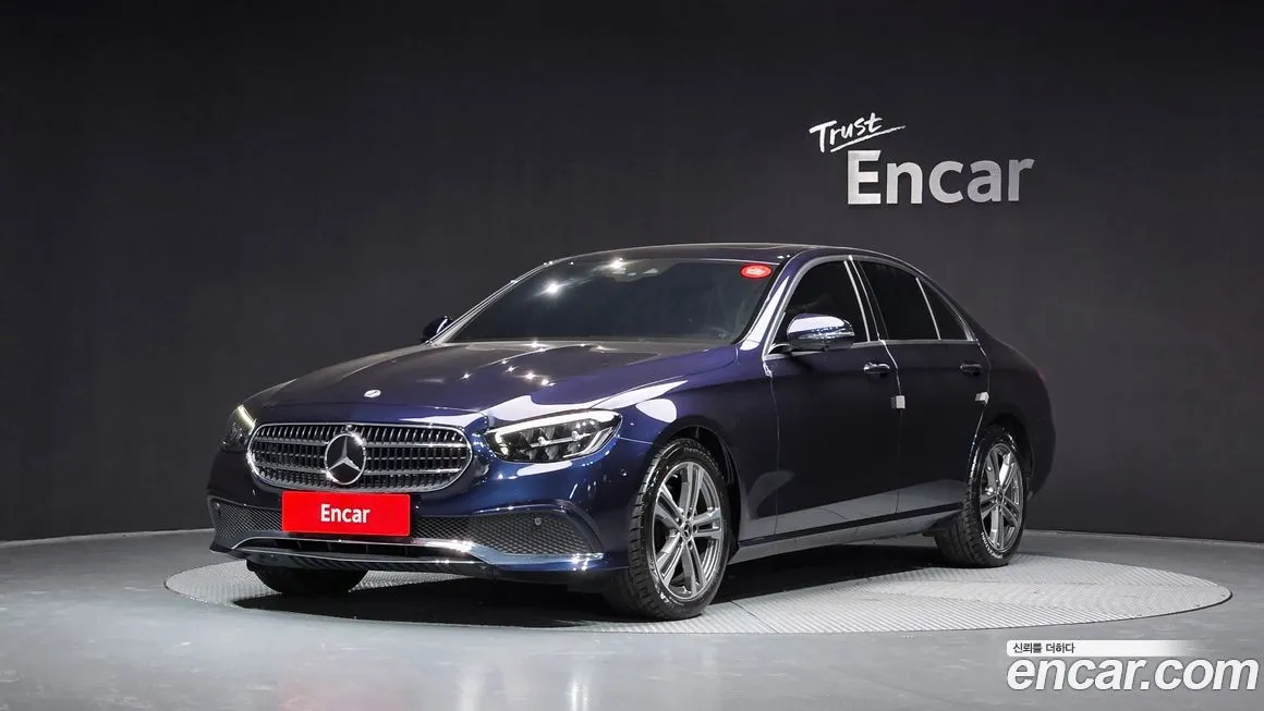 Mercedes-Benz E-Class — фото 1