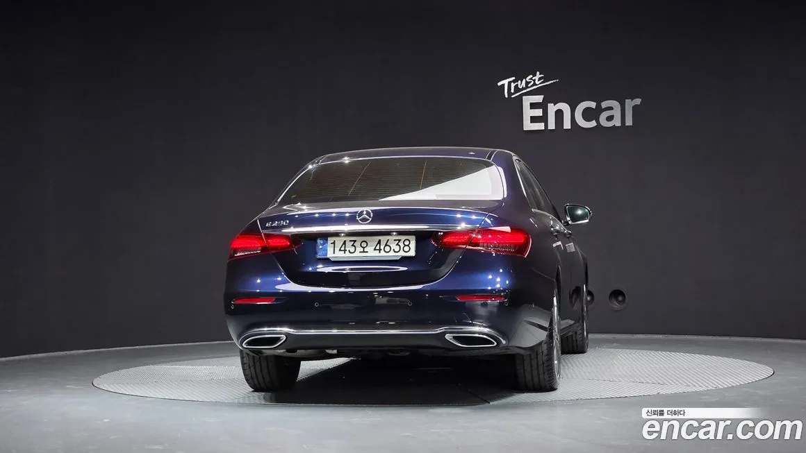Mercedes-Benz E-Class — фото 8