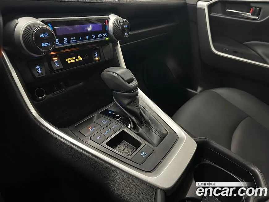Toyota RAV4 2021 из KR, фото 4