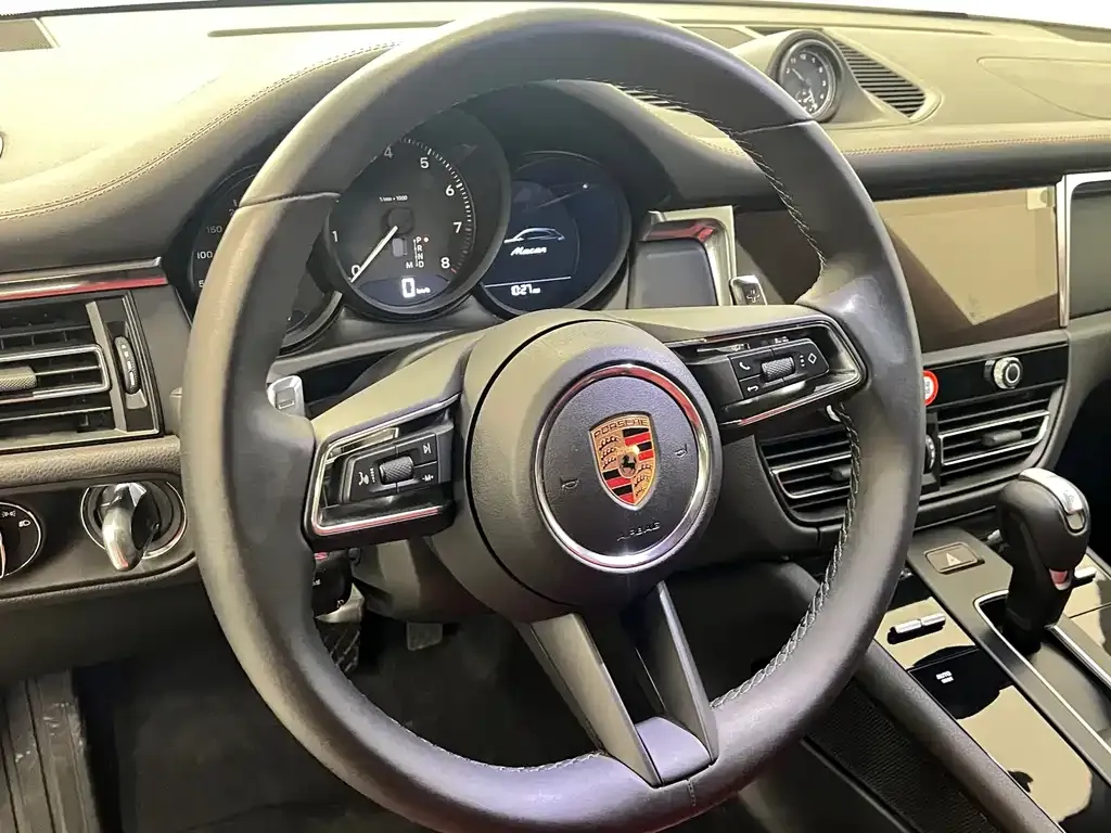 Porsche Macan — фото 9