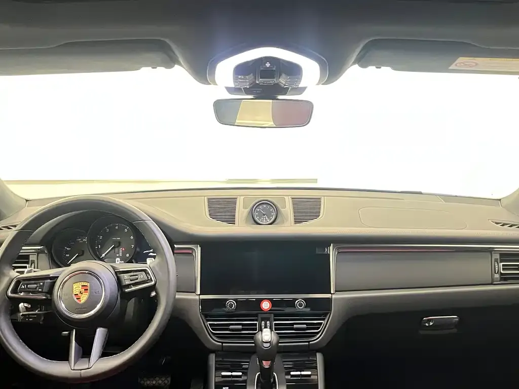Porsche Macan — фото 6
