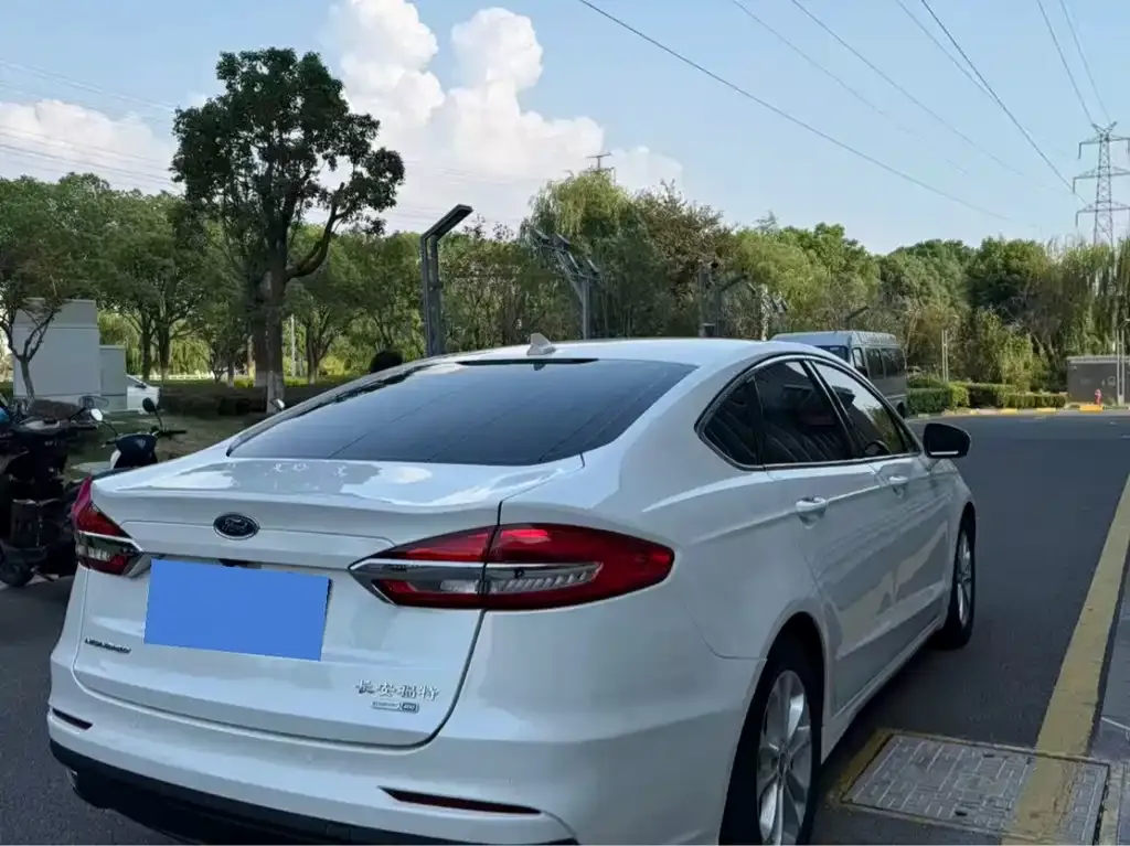 Ford Mondeo 2021 из CN, фото 6