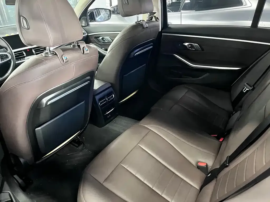 BMW 3 Series 2021 из CN, фото 4