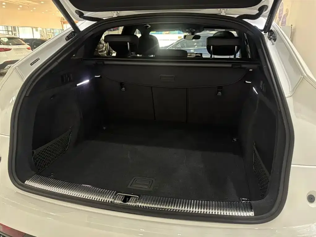 Audi Q5L Sportback 2023 из CN, фото 2