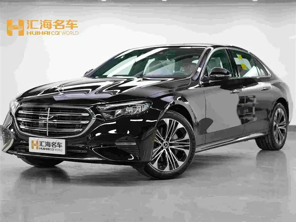 Mercedes-Benz E-Class — фото 1