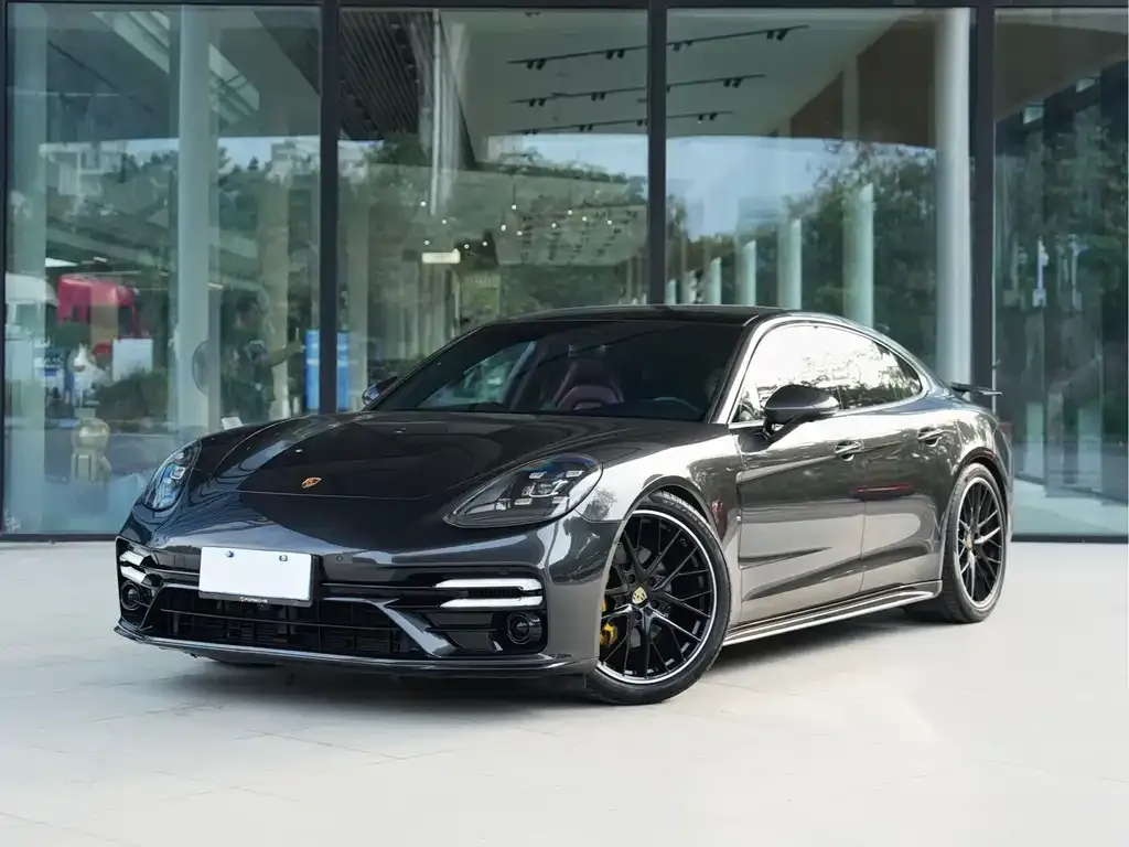 Porsche Panamera — фото 1