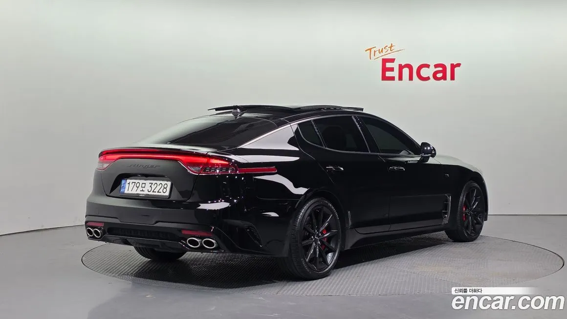 Kia Stinger 2023 из KR, фото 2