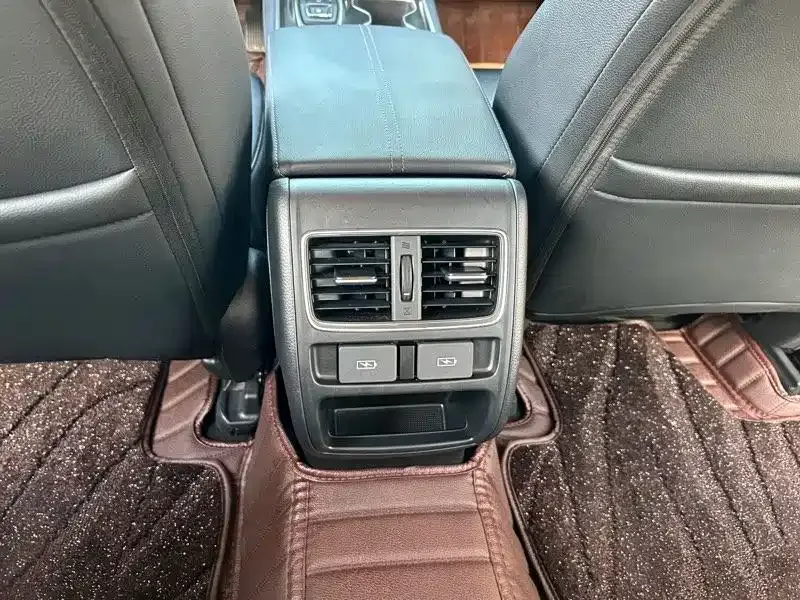 Honda Accord — фото 7