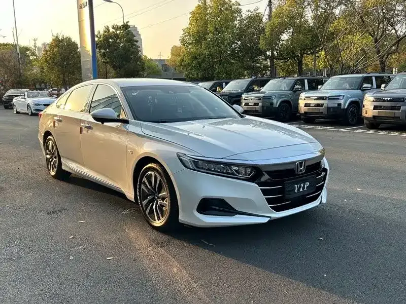 Honda Accord — фото 8