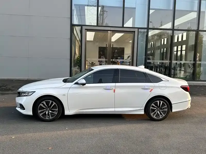 Honda Accord — фото 10