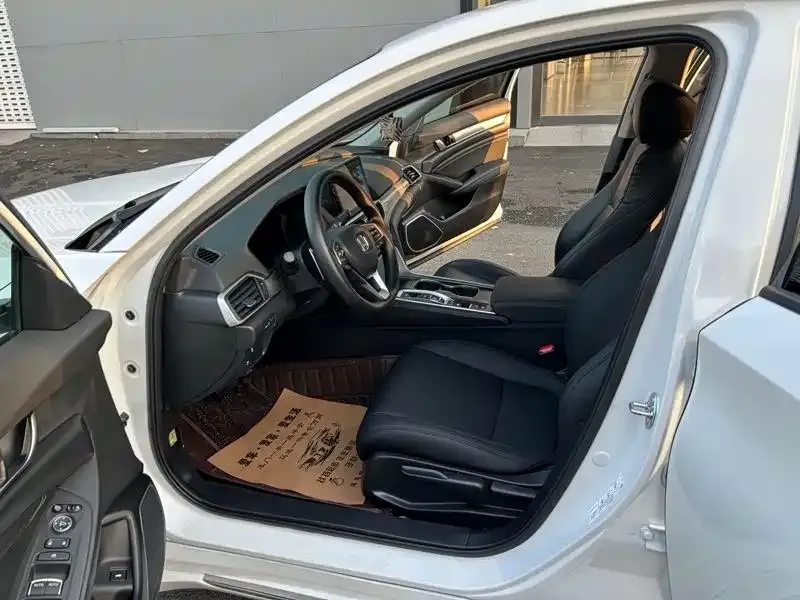 Honda Accord — фото 9