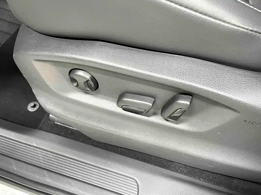 Volkswagen Touran 2022 из CN, фото 7